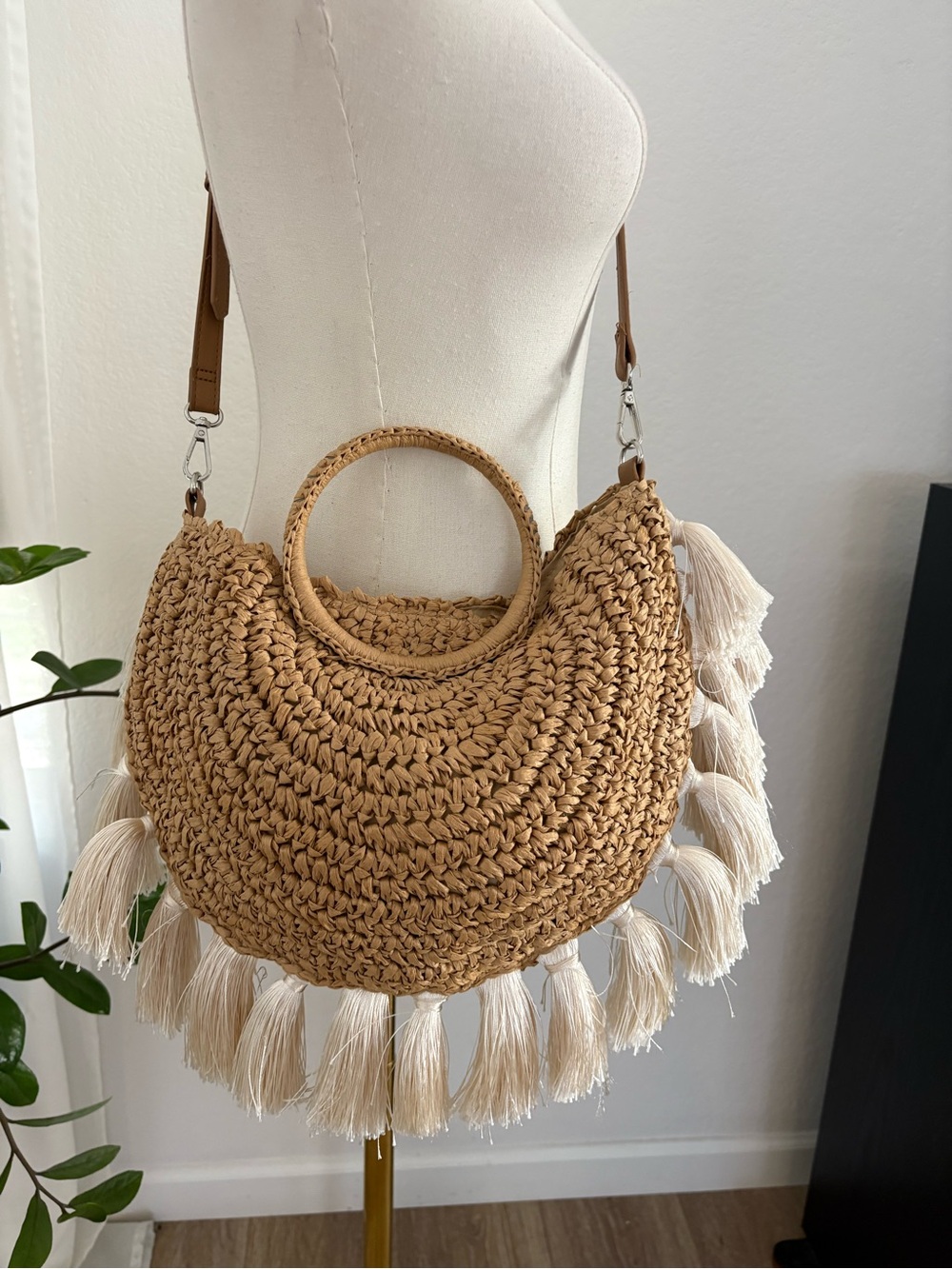 Handwoven Straw Tassel Crossbody Bag in Natural and Cream - Picture 7 of 9